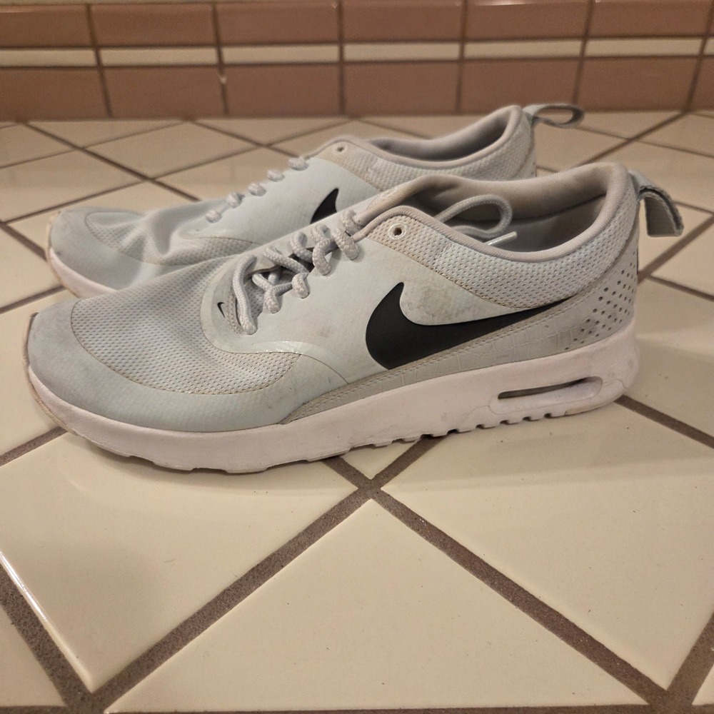 Nike Air Max Thea Womens 7 Pure Platinum White Black 599409-022 Sneakers